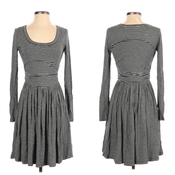 Old Navy Dresses & Skirts - 🌼 Casual dress Old Navy